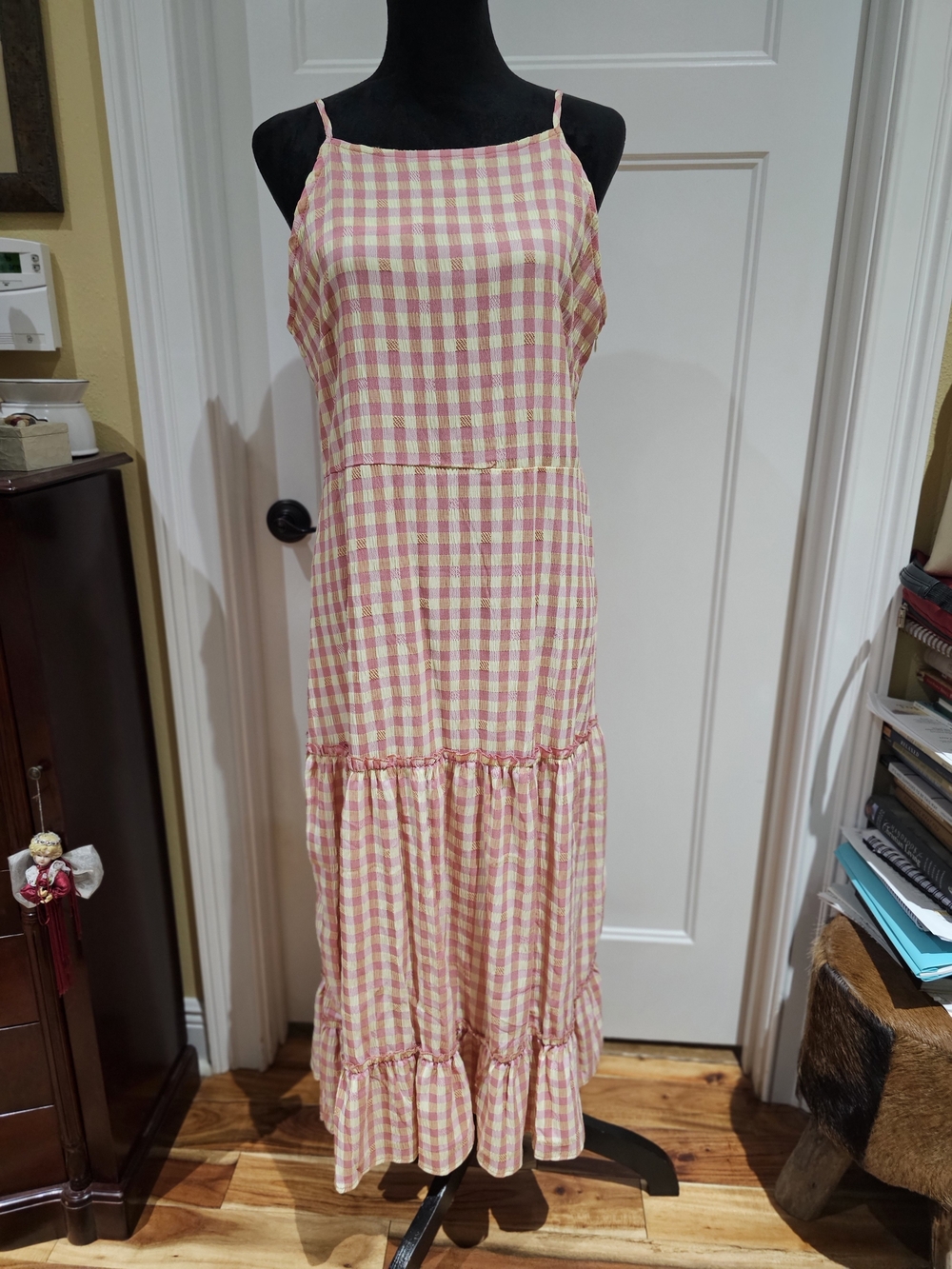 Women's Pink and Cream Gingham Spaghetti-Strap Maxi Dress